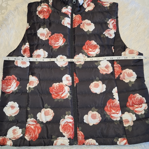 Loft Outlet Quilted Vest With Roses - Picture 4 of 8